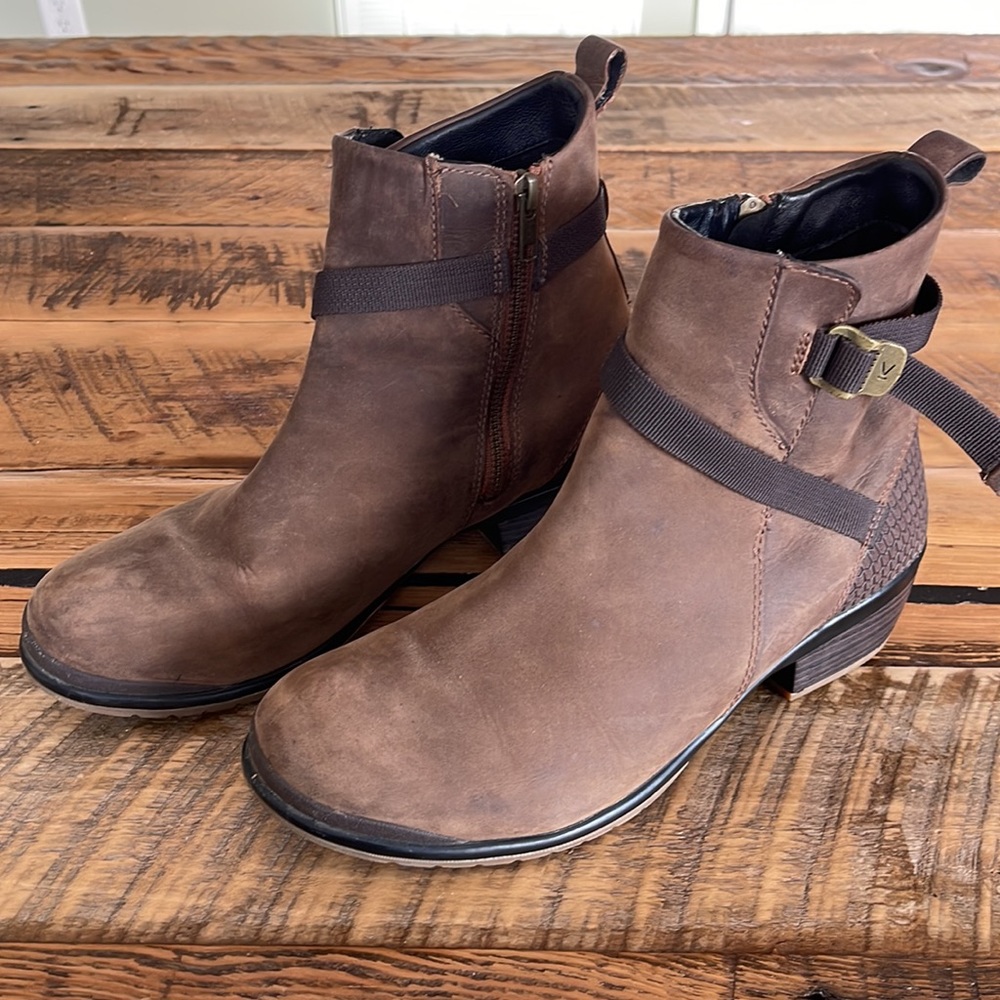Keen Morrison mid leather boots. Womens size 9.5. Brown - Picture 2 of 9